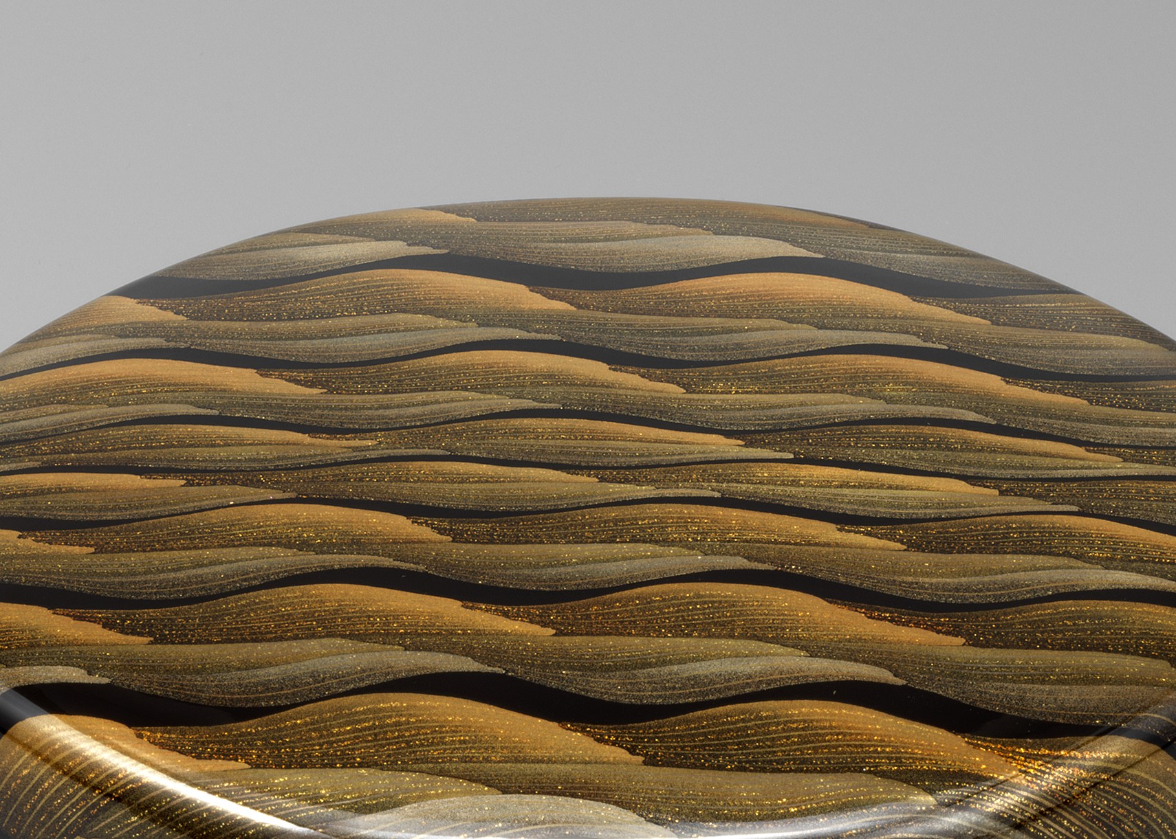 内島一郎　蒔絵八角箱「彩波」