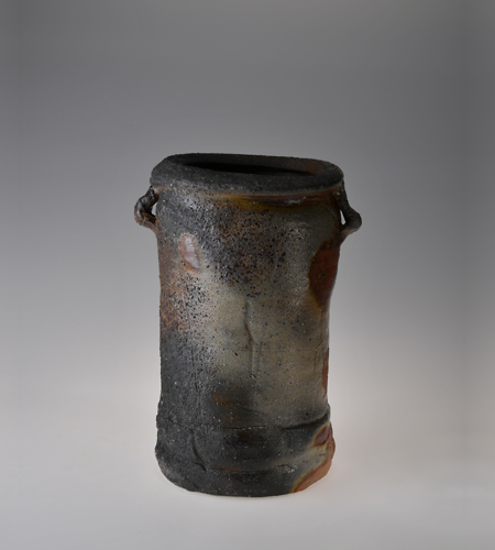  伊部耳付花入     24 x 15 cm