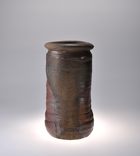 伊部花入 　26 x 15 cm