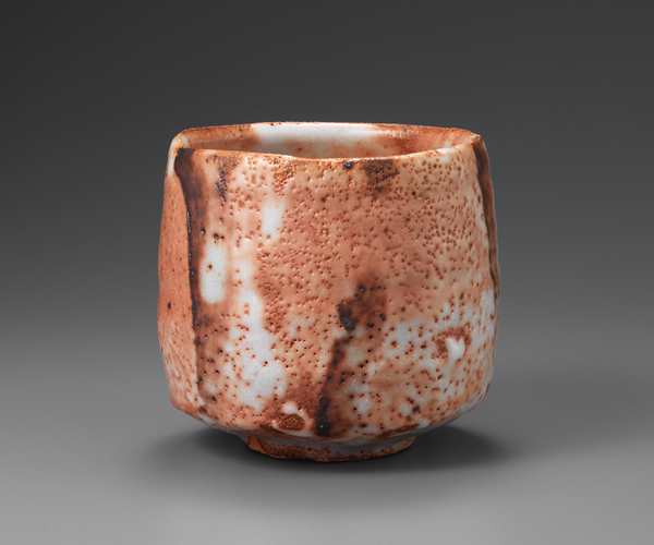 2. 赤志野茶盌         	D 11.0   H 10.2 cm