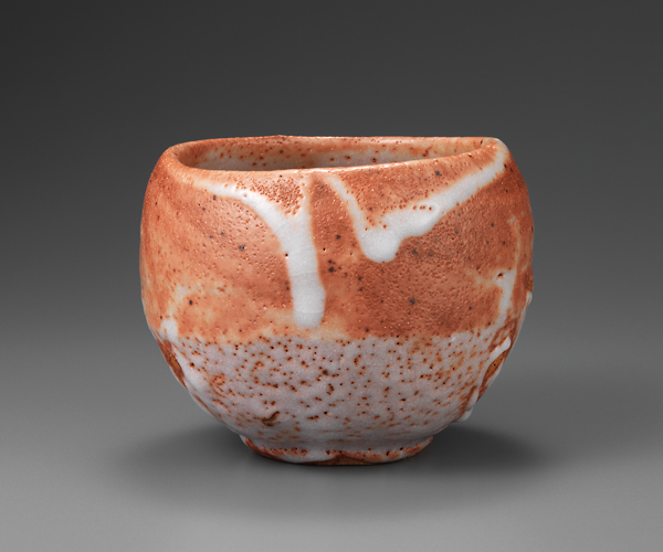  3. 赤志野茶盌         	D 12.6   H 10.0 cm 