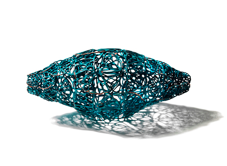 久米圭子  「wonders 057」   銅    13.5 x 6 x 6 cm