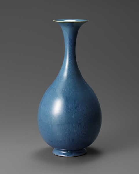  e-6. 藍瓷花入      D.11.6 H.24.8cm