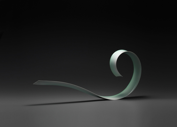  4.  颪          W84  D9  H37 cm