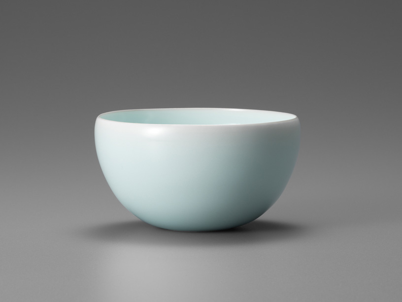 d-1  白青磁茶碗  Whitish Celadon Tea Bowl  D.12.0 H.6.3 cm
