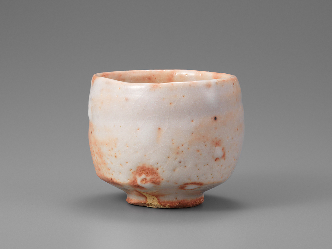  1．志野茶盌      D:12.3  H:10.0 cm