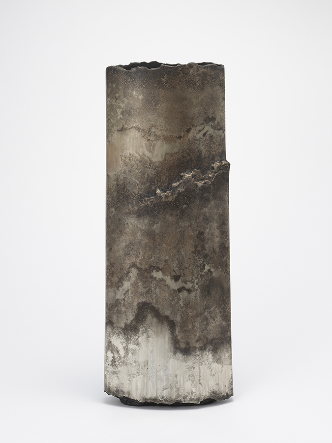 U-1.  上田 剛  haze  w.230 d.100 h.620 mm 素材：青銅     技法：鋳造