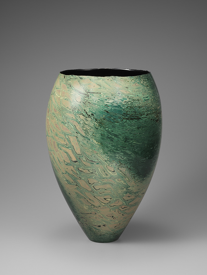 中田真裕    雲の裏　D 24.8 x H 36.0 cm 技法：蒟醬