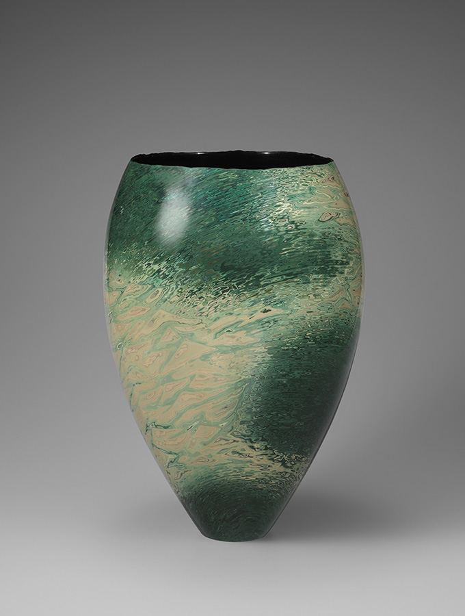 中田真裕    雲の裏　D 24.8 x H 36.0 cm 技法：蒟醬