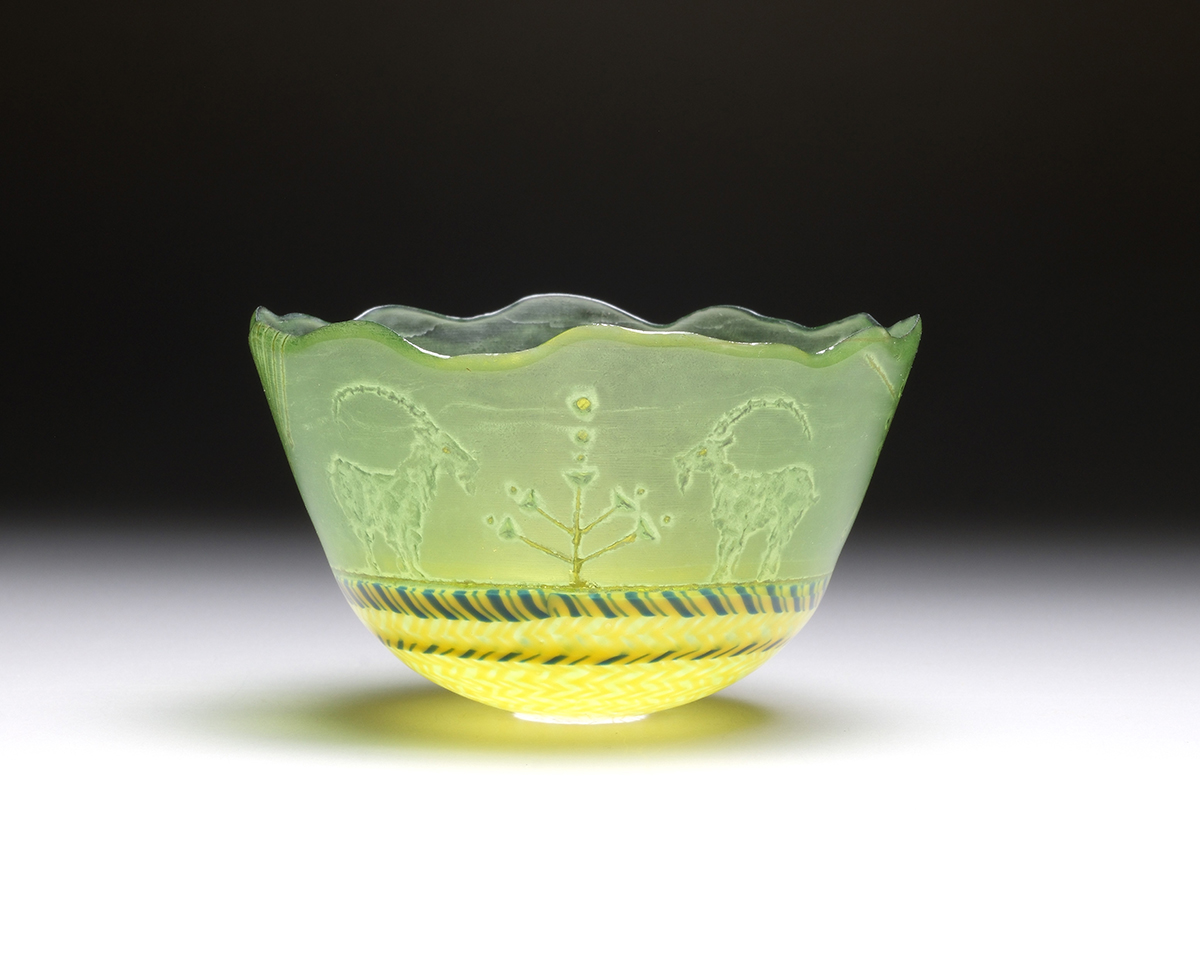 陽刻山羊文器   径8.1  高5.0 cm