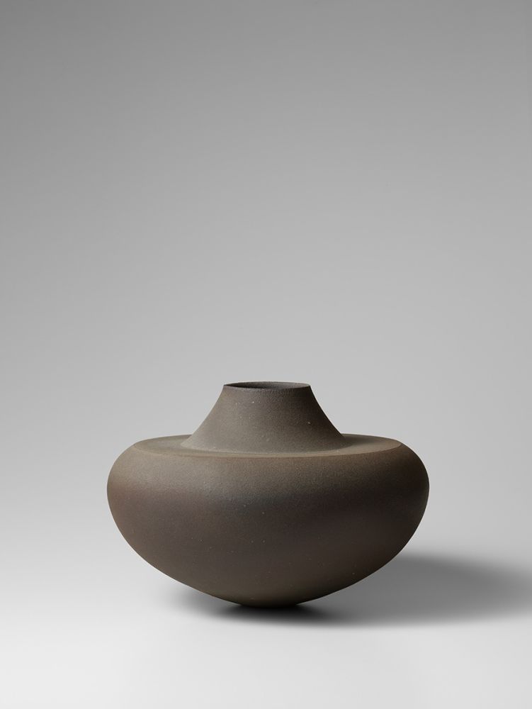 4  	焼締尖　Stoneware, 