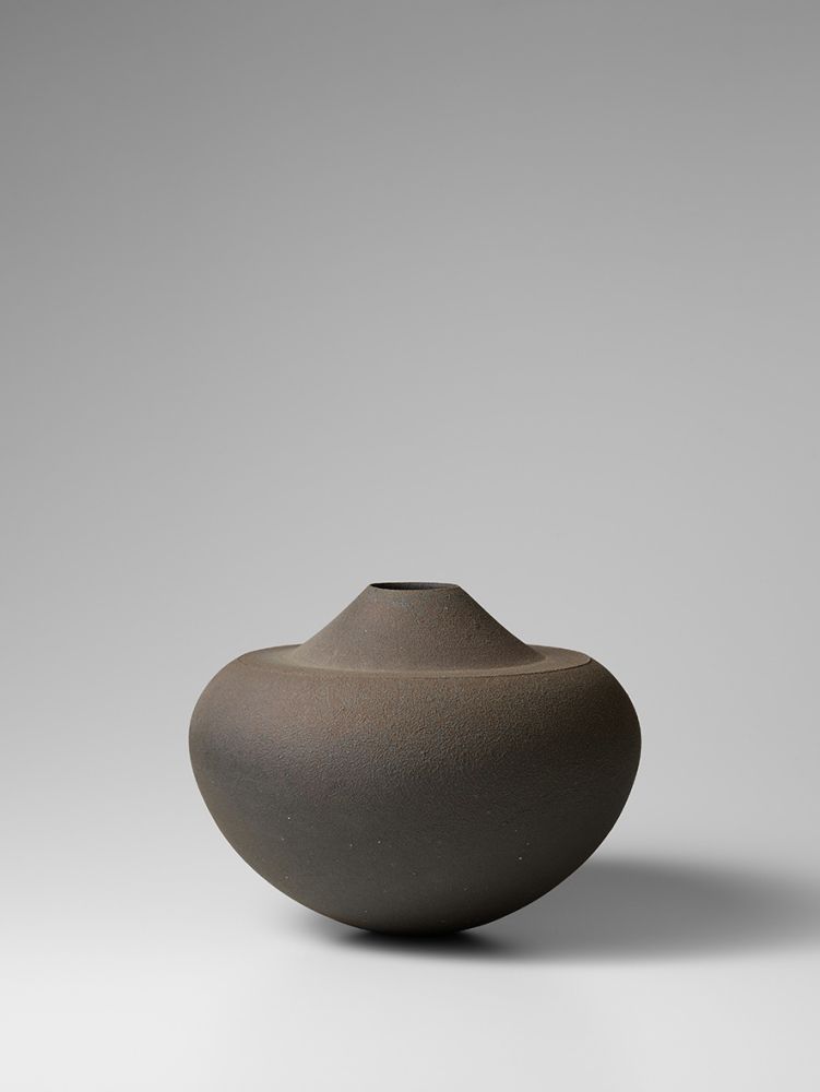  5  	焼締尖　Stoneware, 