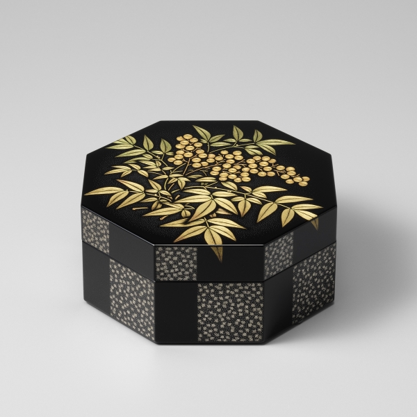 水谷内 修 　南天沈金八角箱