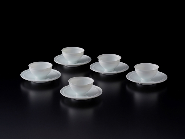 今村均　天目形煎茶、茶托 ５客皿  <br>皿: 径.13.0  高2.0   <br>碗: 径.7.8  高4.5 cm