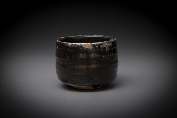2、紫香楽土湯川石黒茶盌