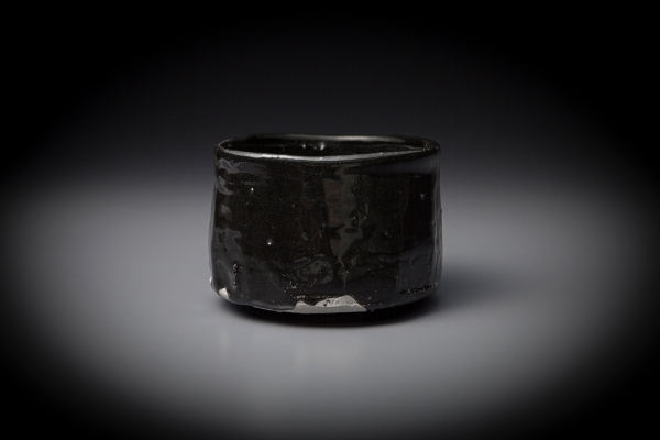 3、八坂篠土貴舟石引出黒茶盌