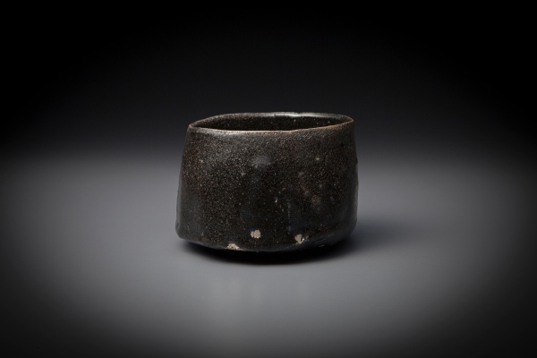 5、八坂篠土加茂石引出黒茶盌