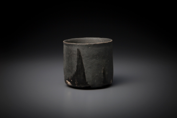 11、八坂篠土湯川石京瀬戸黒茶盌