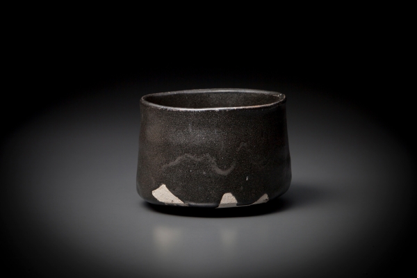 14、八坂篠モグサ土鴨川石京瀬戸黒茶盌