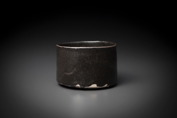 17、八坂篠モグサ土鴨川石京瀬戸黒茶盌